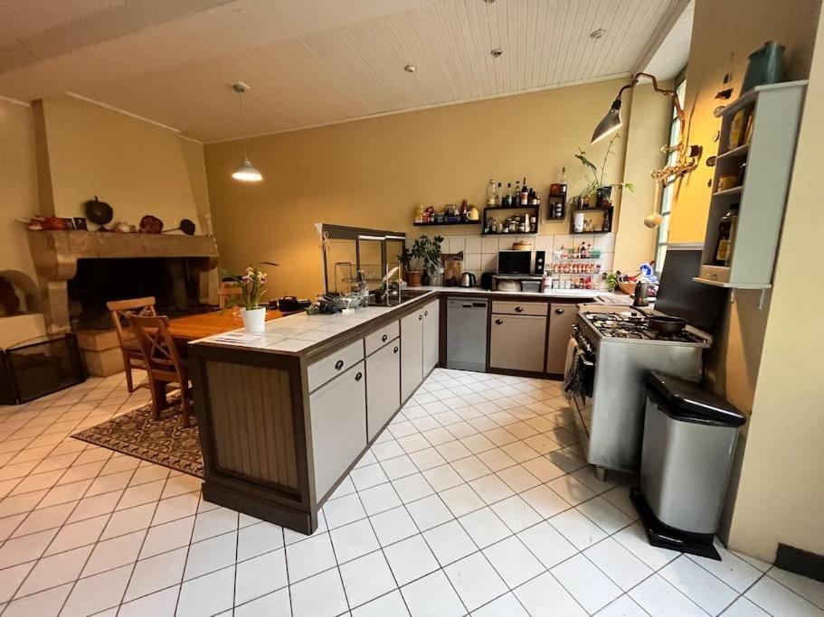 Grande Chambre Chez L'Artiste-Peintre La Reole Εξωτερικό φωτογραφία