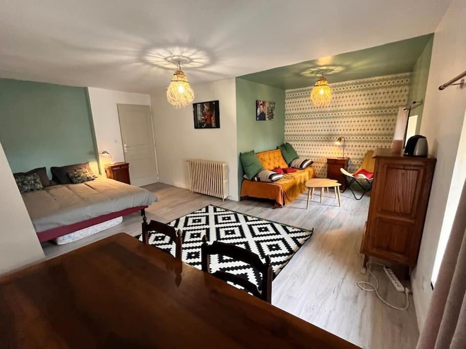 Grande Chambre Chez L'Artiste-Peintre La Reole Εξωτερικό φωτογραφία